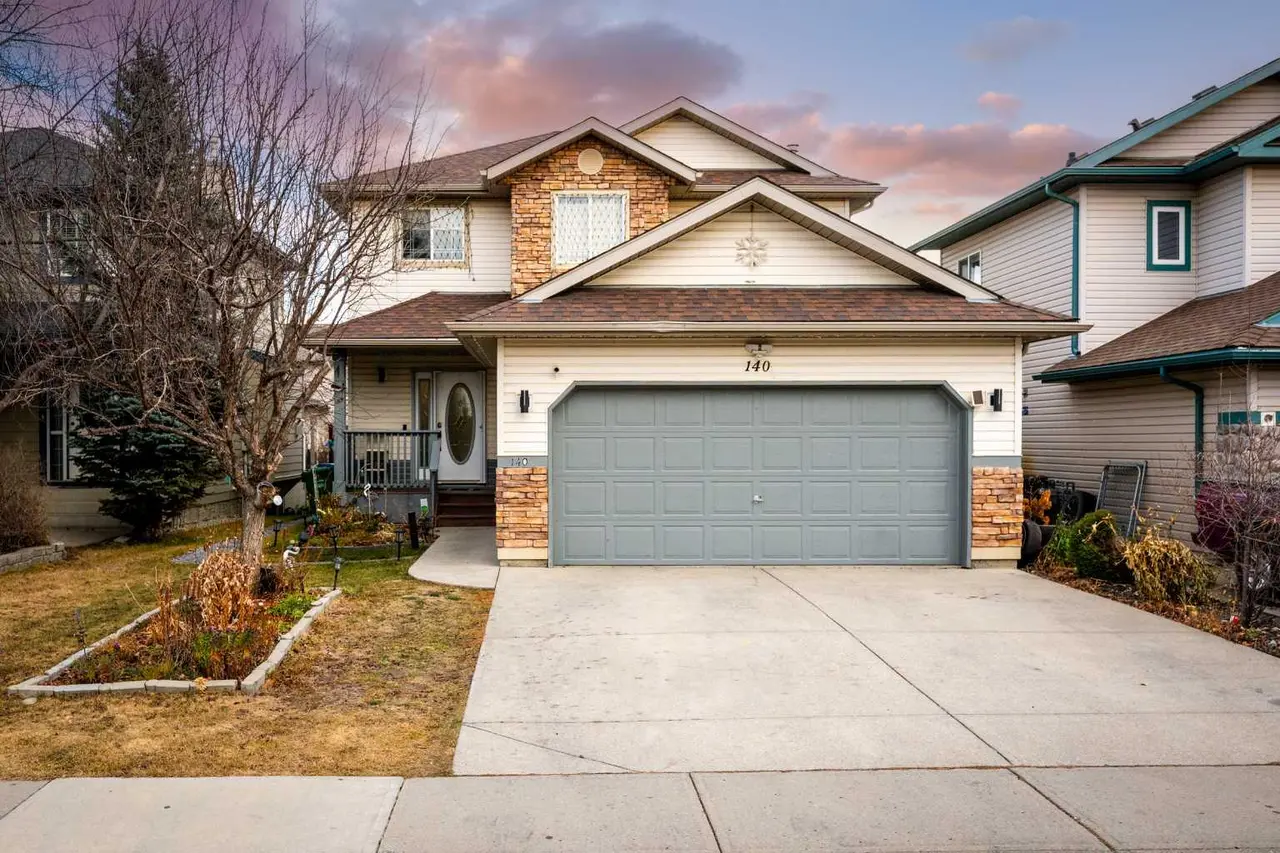 140 Fairways Drive NW