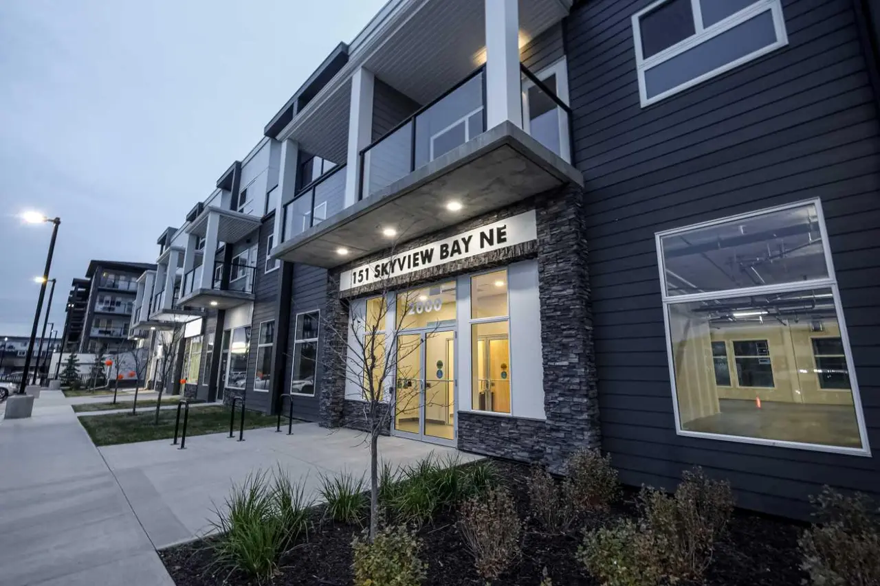2226, 151 Skyview Bay NE
