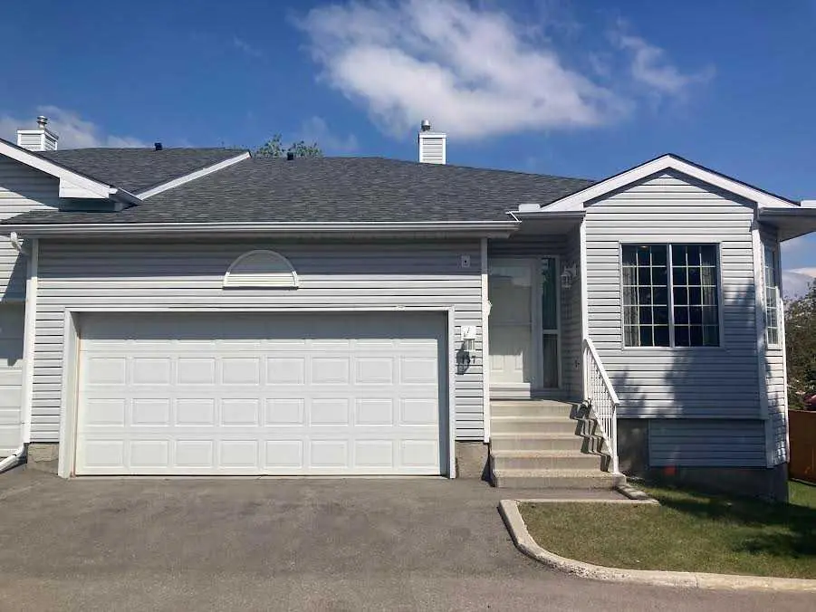 157 Hawkstone Manor NW