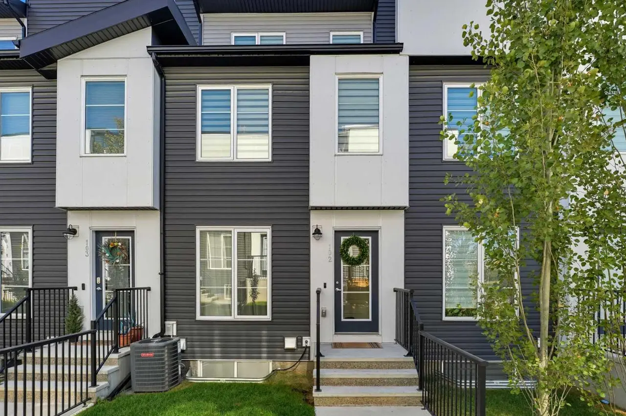 102, 474 Seton Circle SE
