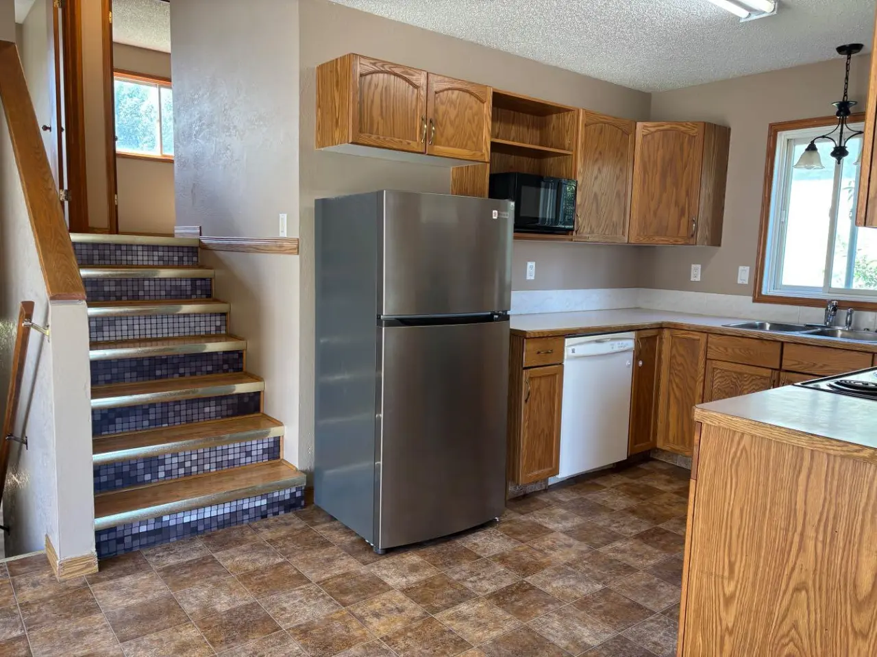506 columbia Boulevard W
