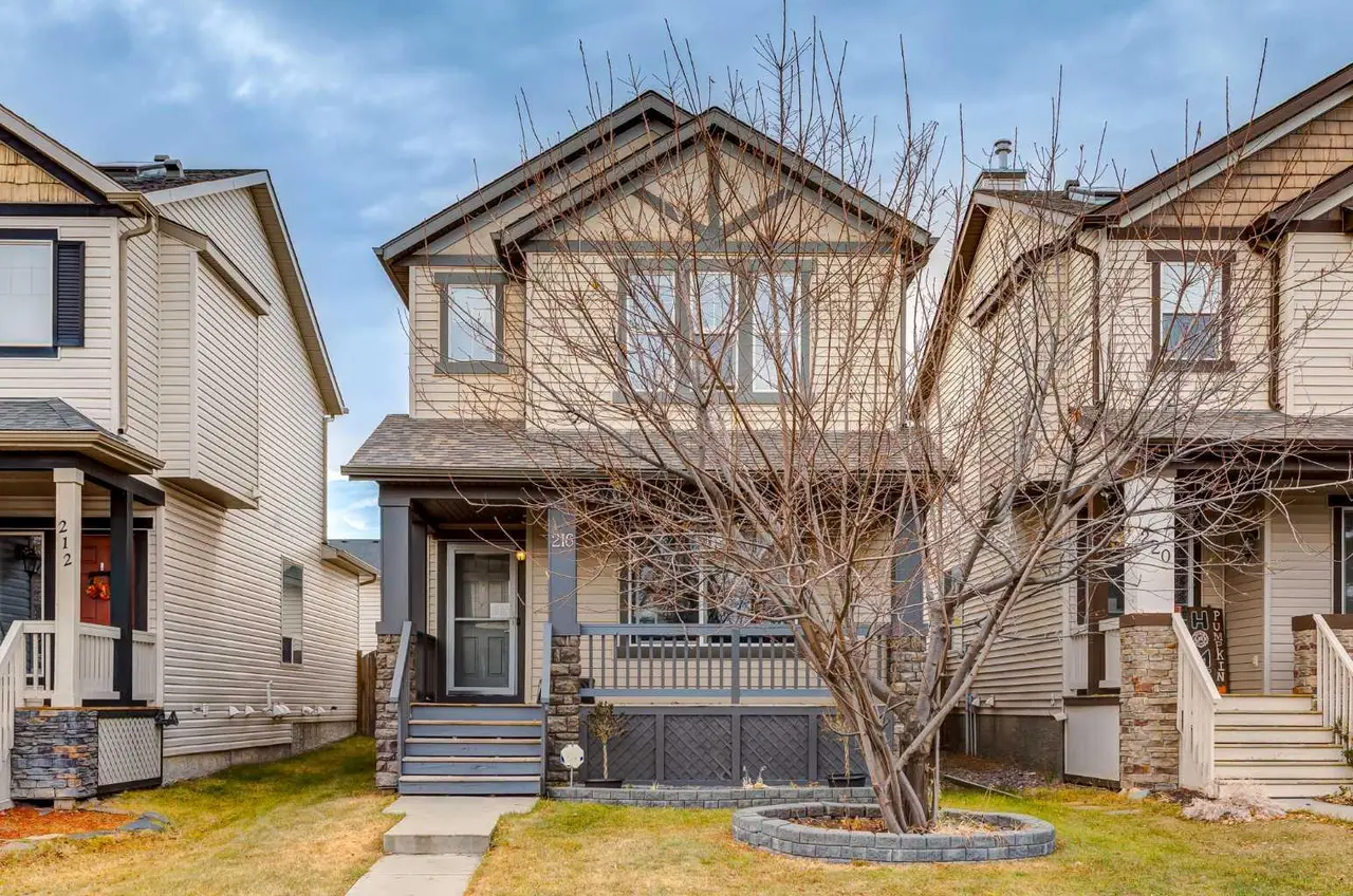 216 Silverado Range Close SW