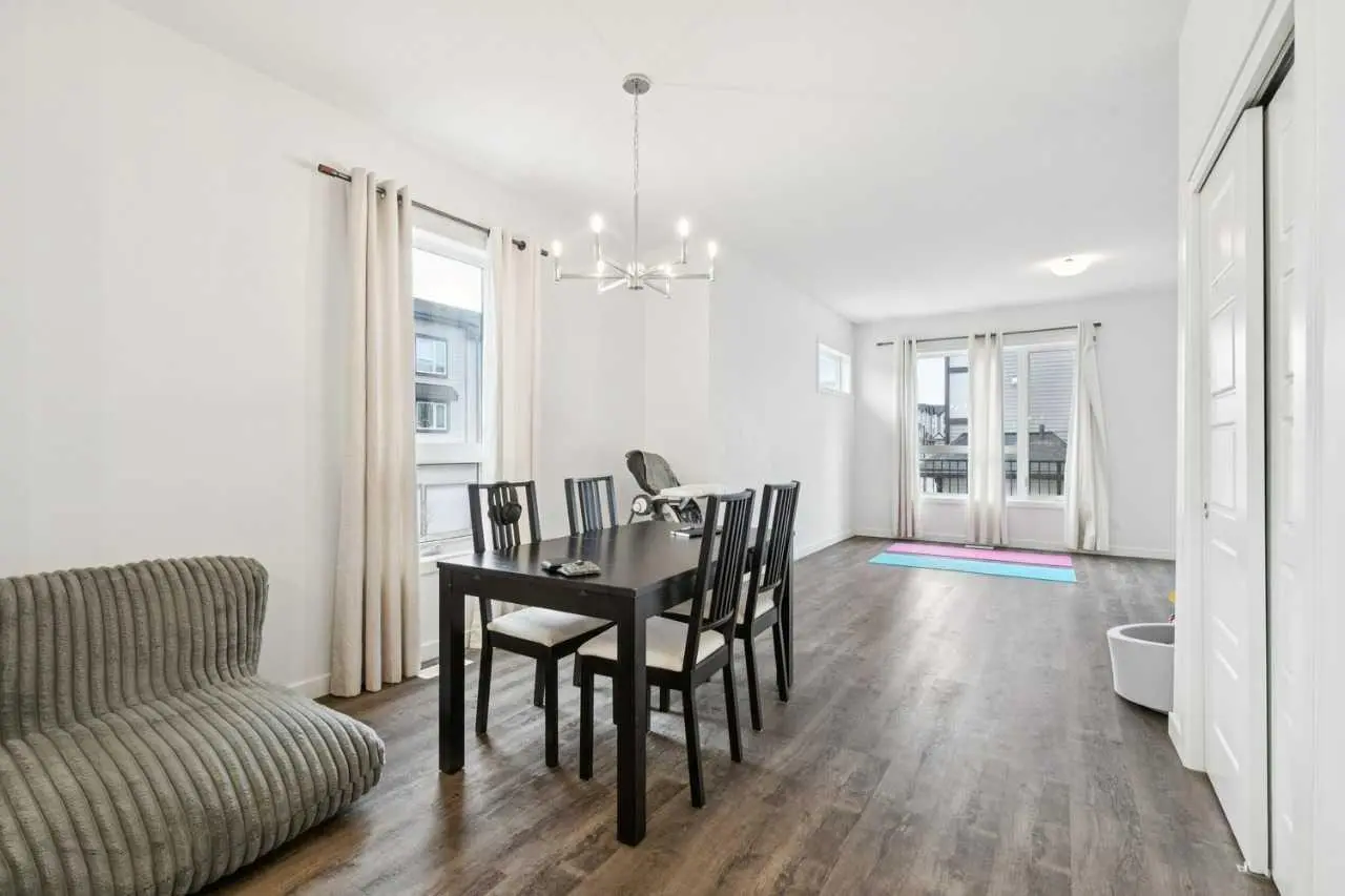403, 850 Belmont Drive SW