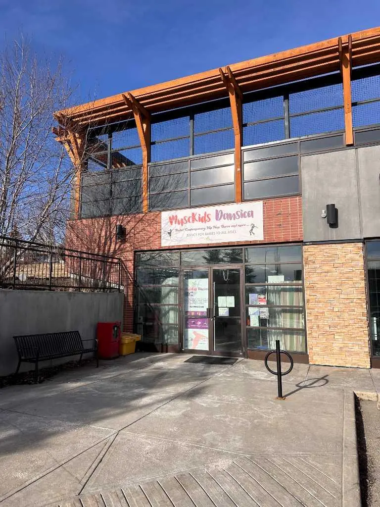 208, 500 Royal Oak D Drive NW