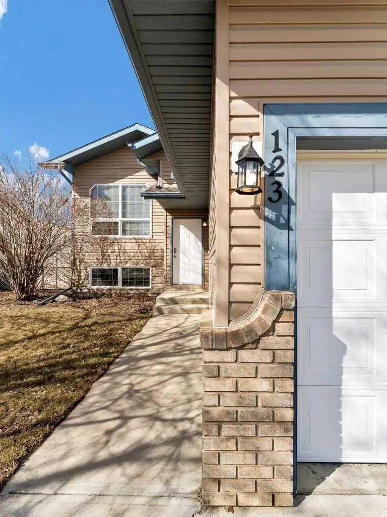 123 Upland Road W