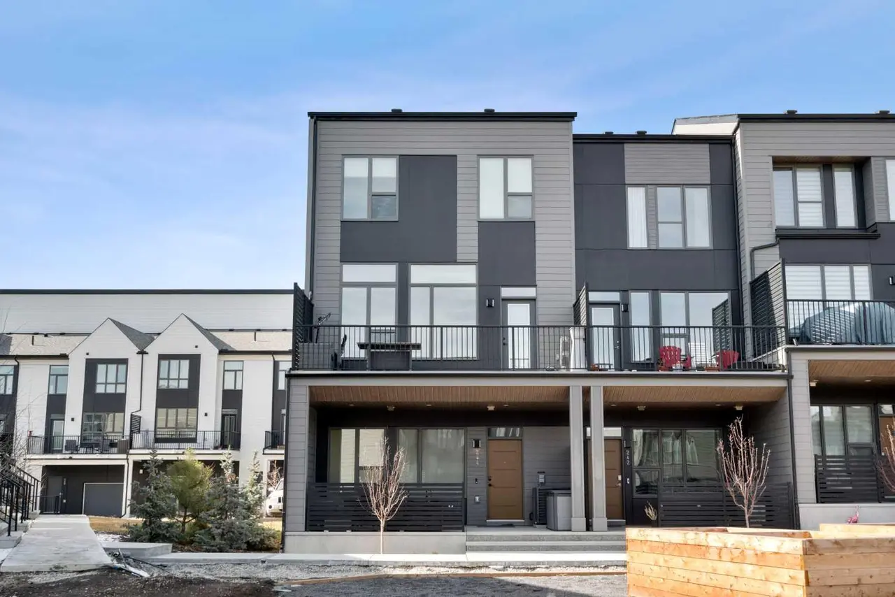 244 Sovereign Common SW