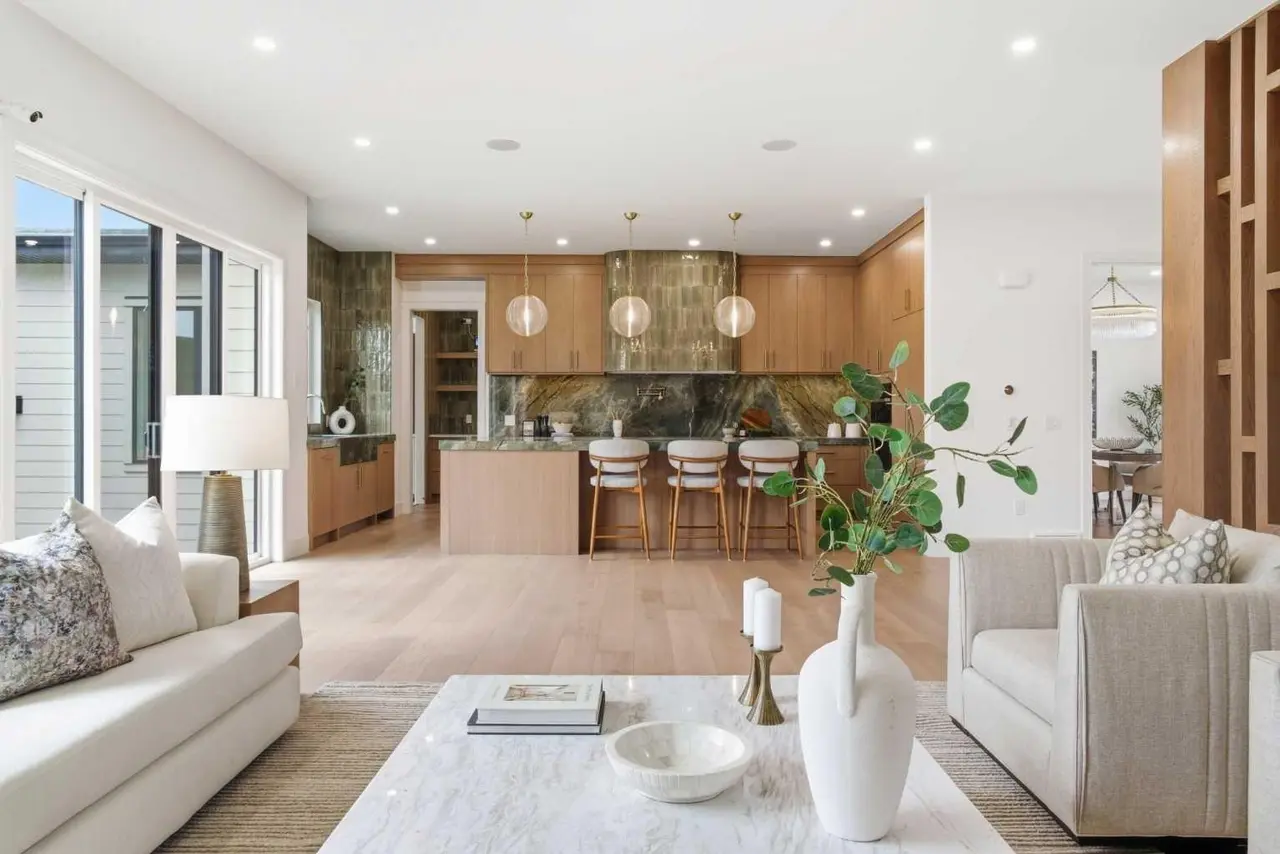 209 Windermere Road SW