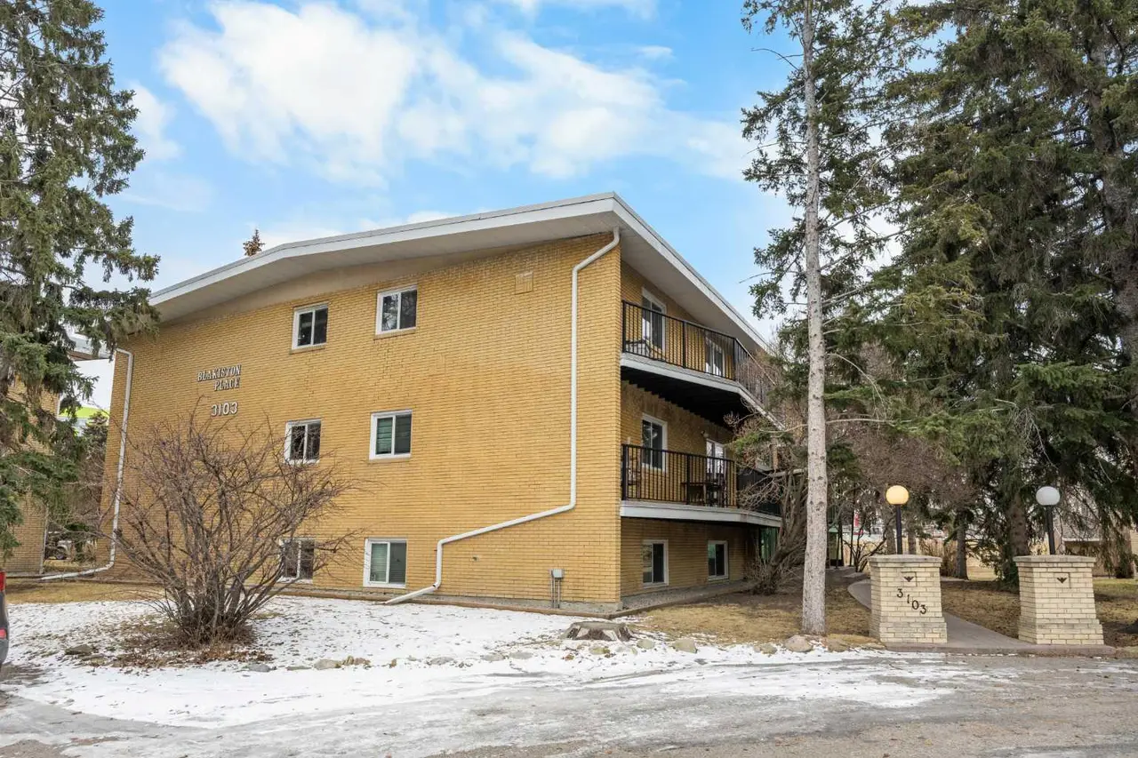102, 3103 Blakiston Drive NW