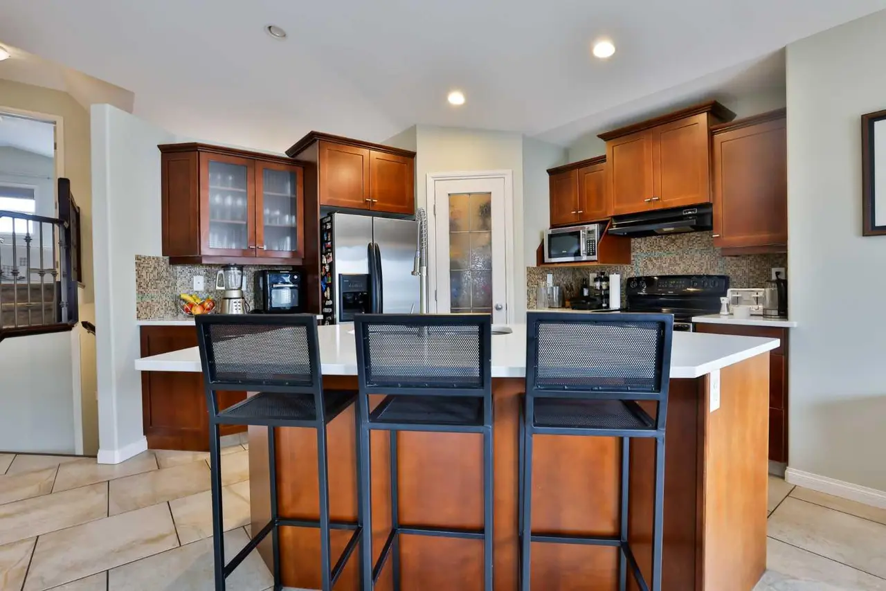 66 Coalbanks Gate W