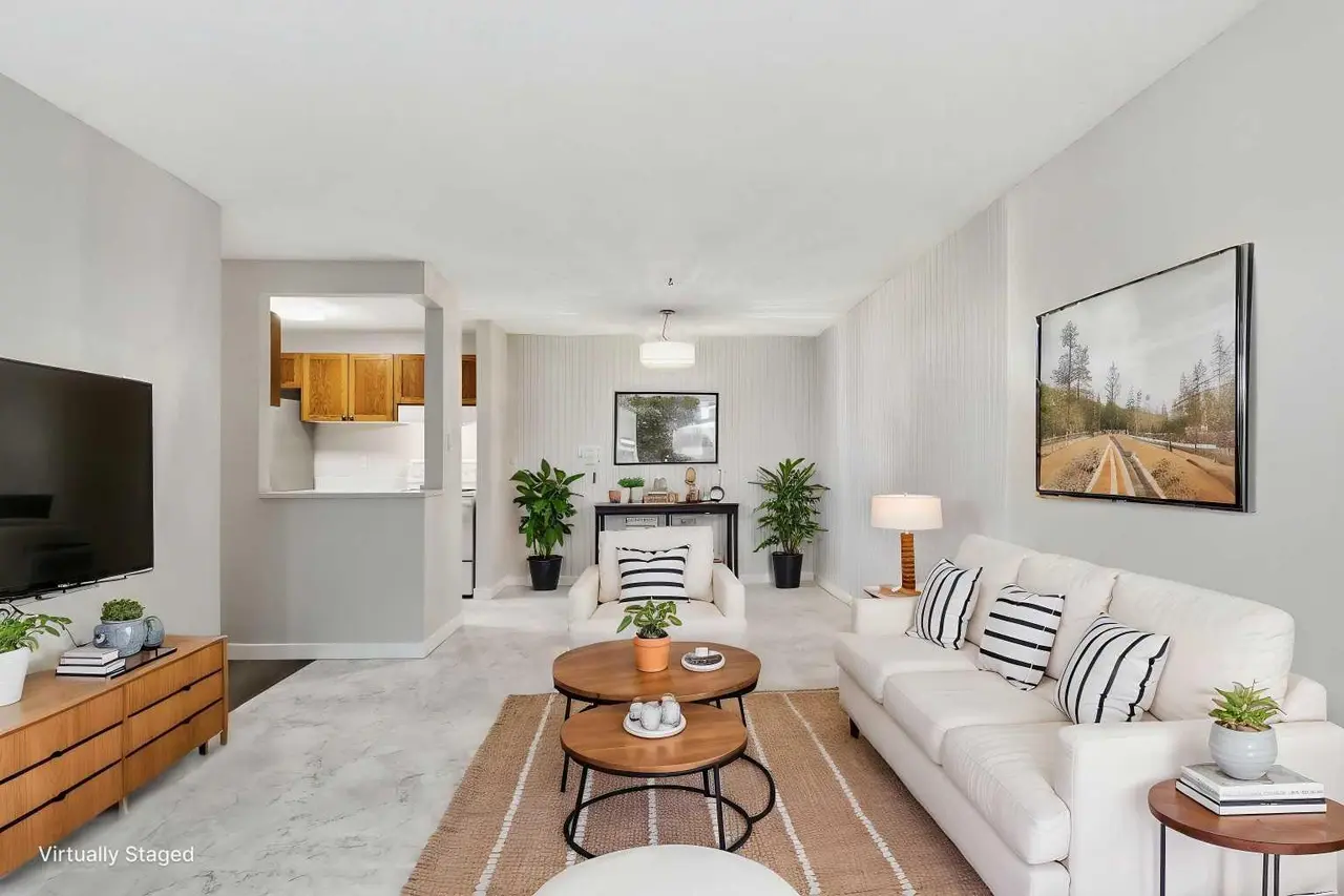 310, 550 Westwood Drive SW
