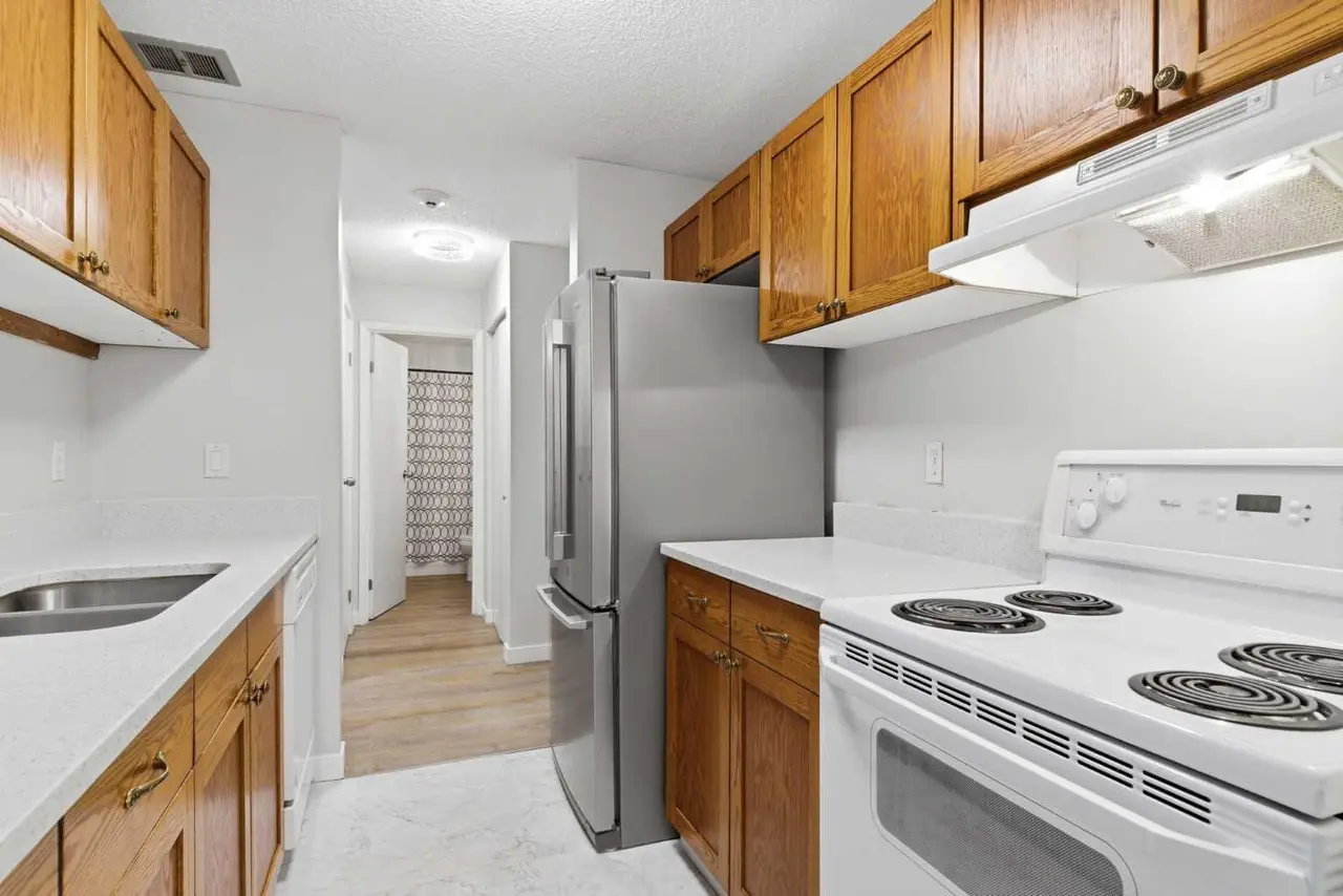 310, 550 Westwood Drive SW