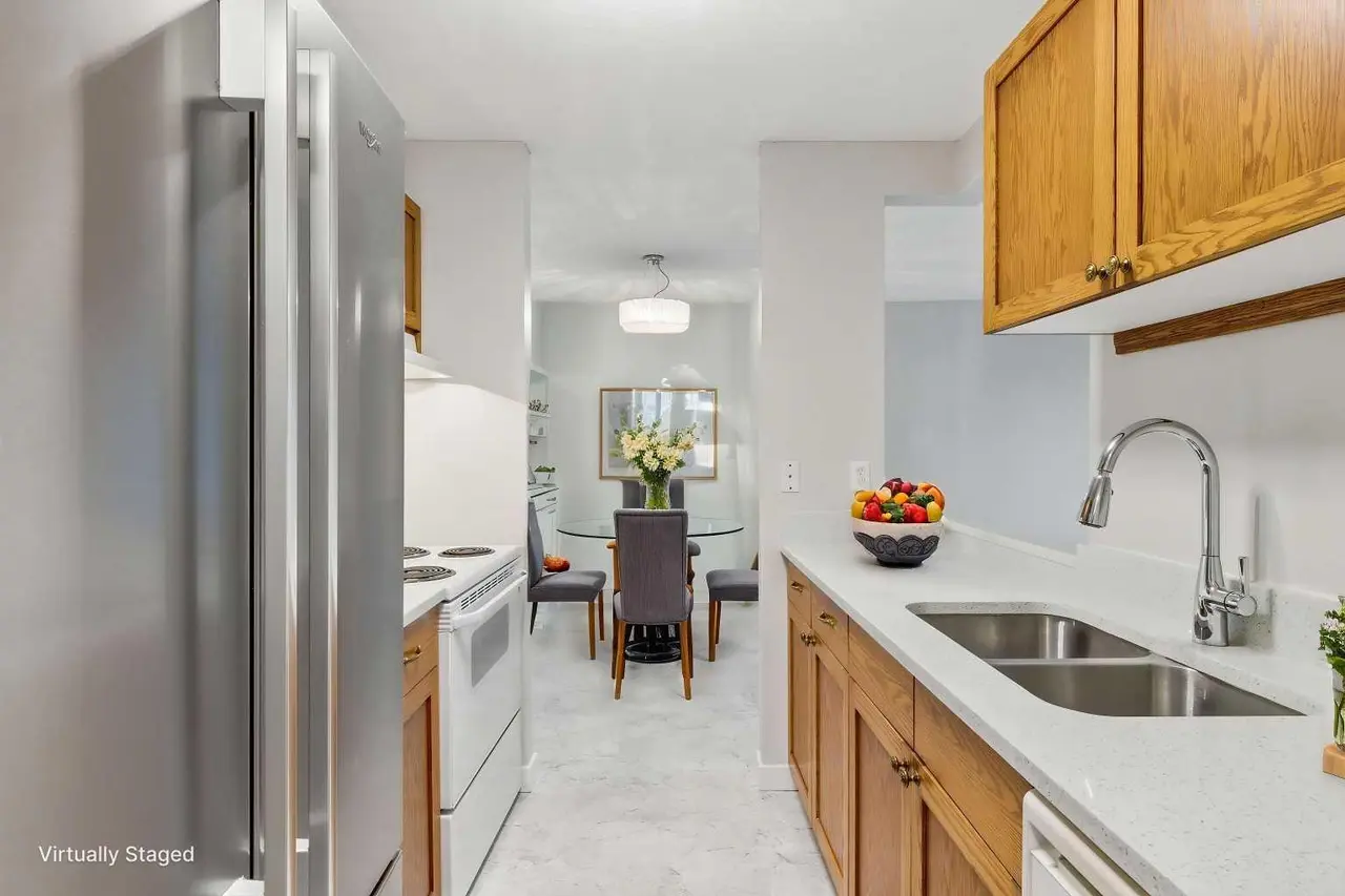 310, 550 Westwood Drive SW