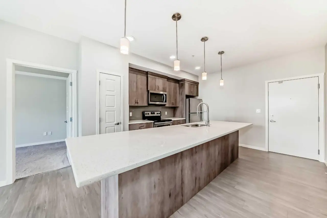 212, 20 Seton Park SE