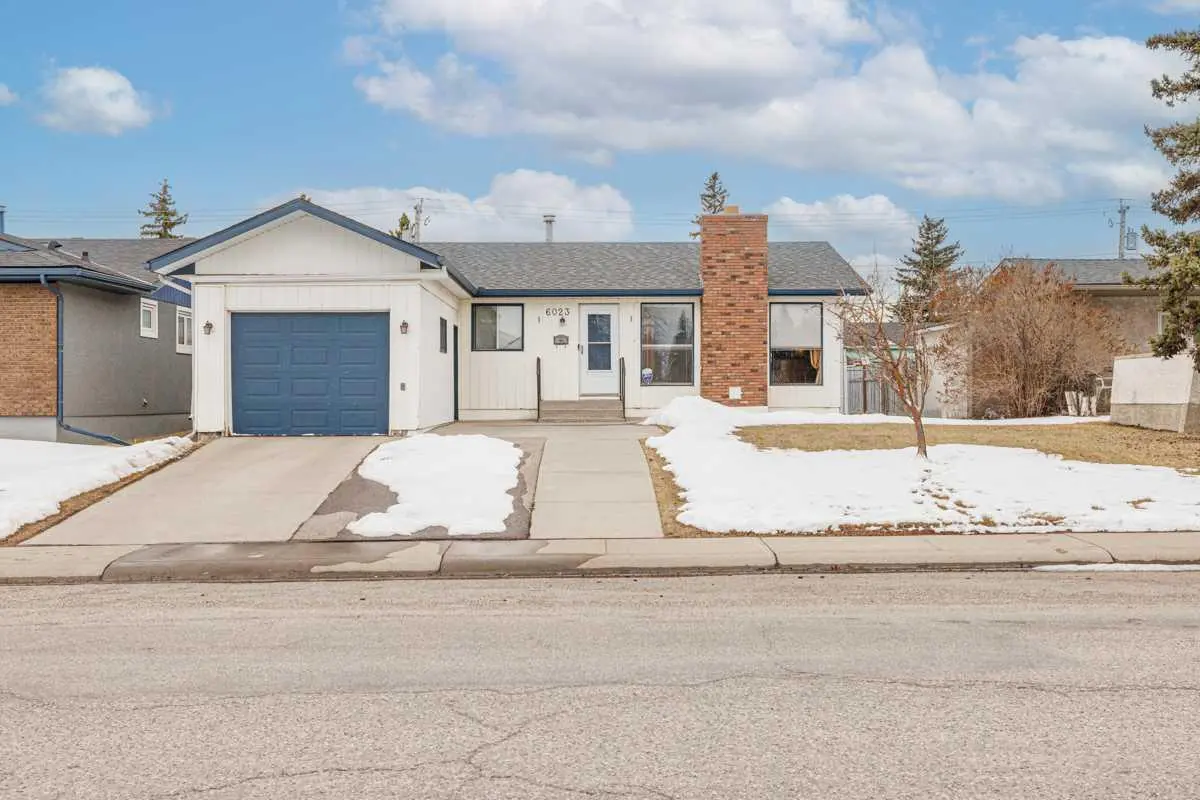 6023 MADDOCK Drive NE