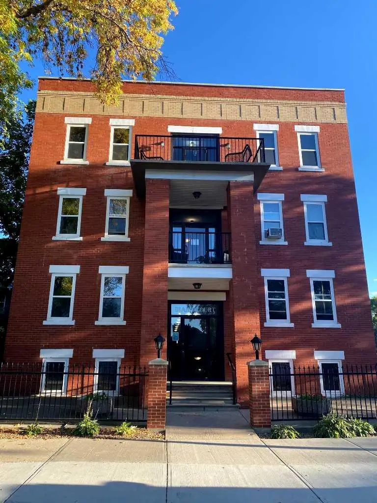 106, 371 Aberdeen Street SE