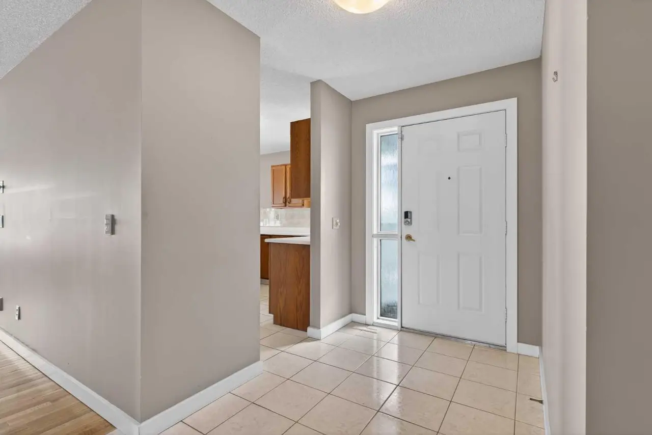 96 Norquay Heights NW