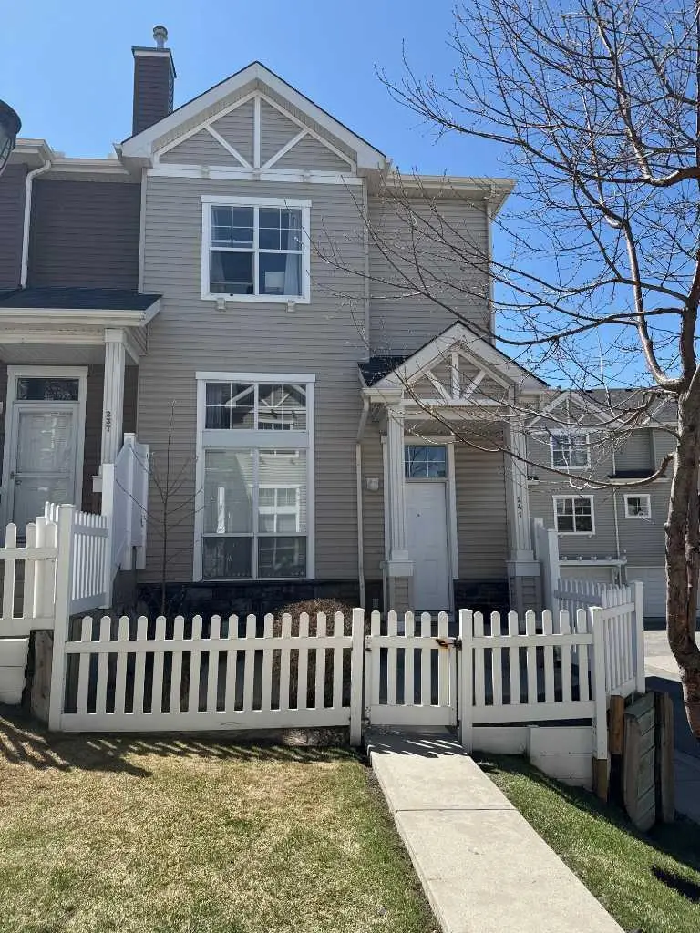 241 Elgin Gardens SE