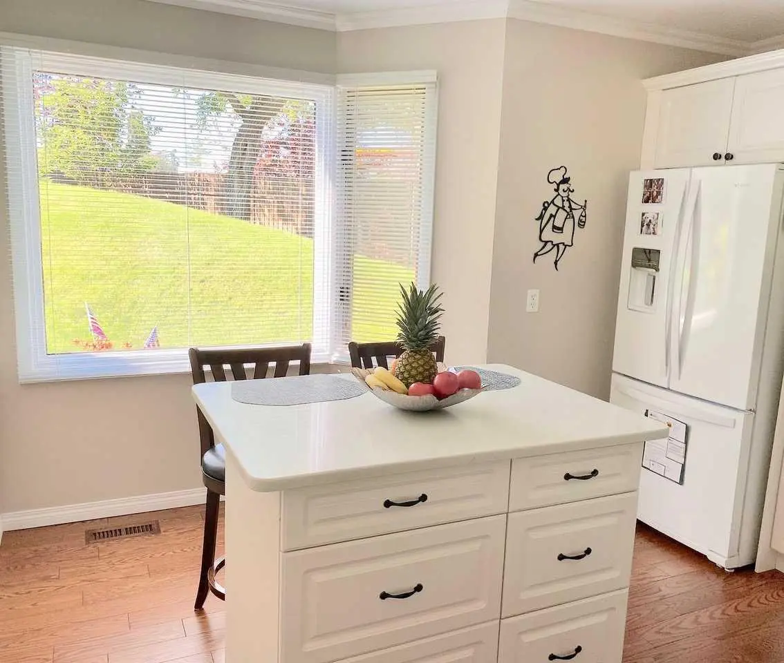 27, 10910 Bonaventure Drive SE