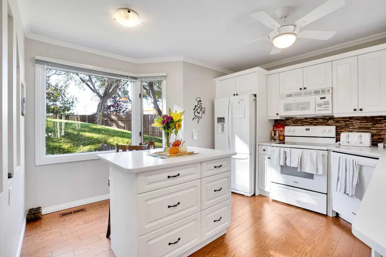 27, 10910 Bonaventure Drive SE
