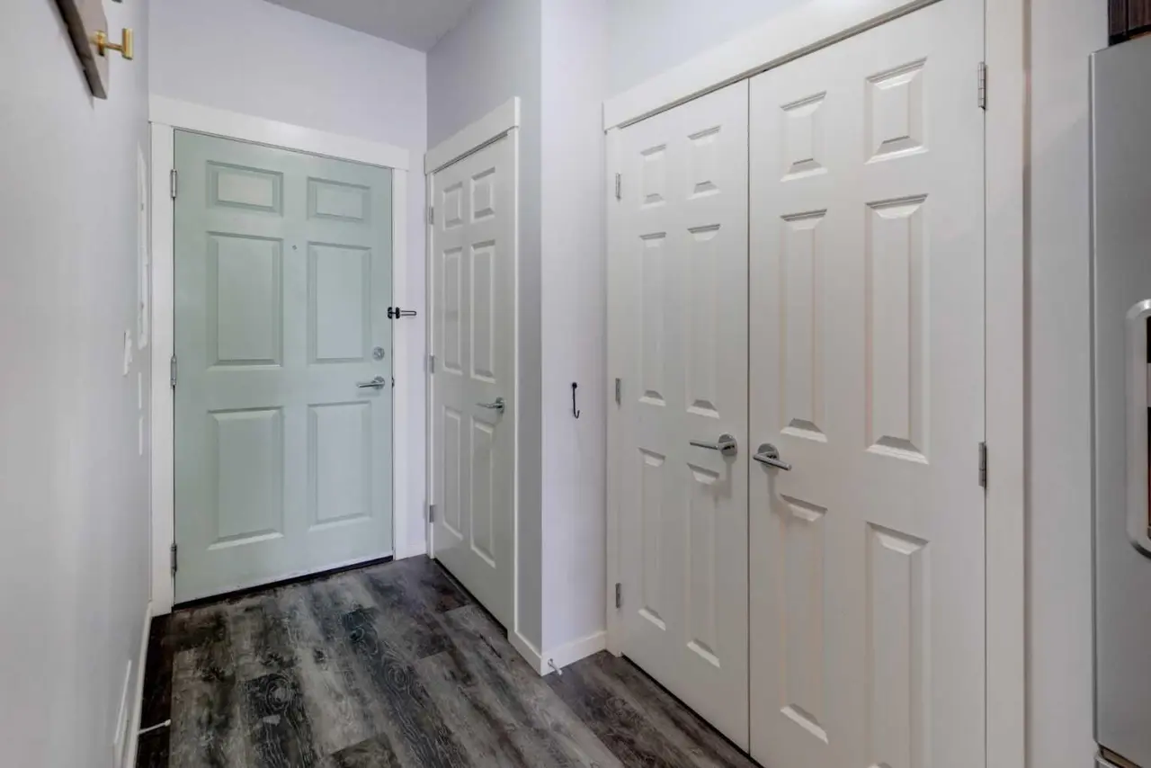 1105, 298 Sage Meadows Park NW