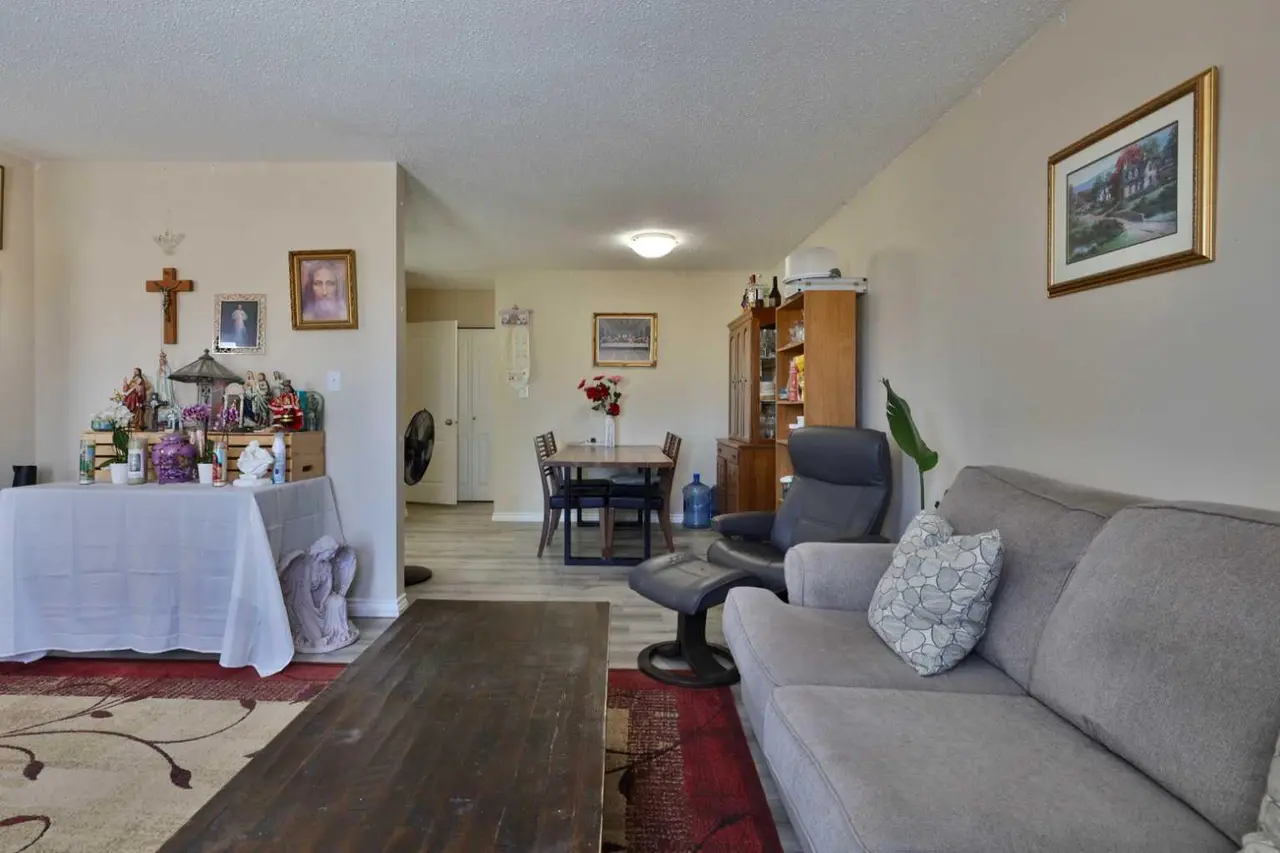 6403A 49 Avenue 