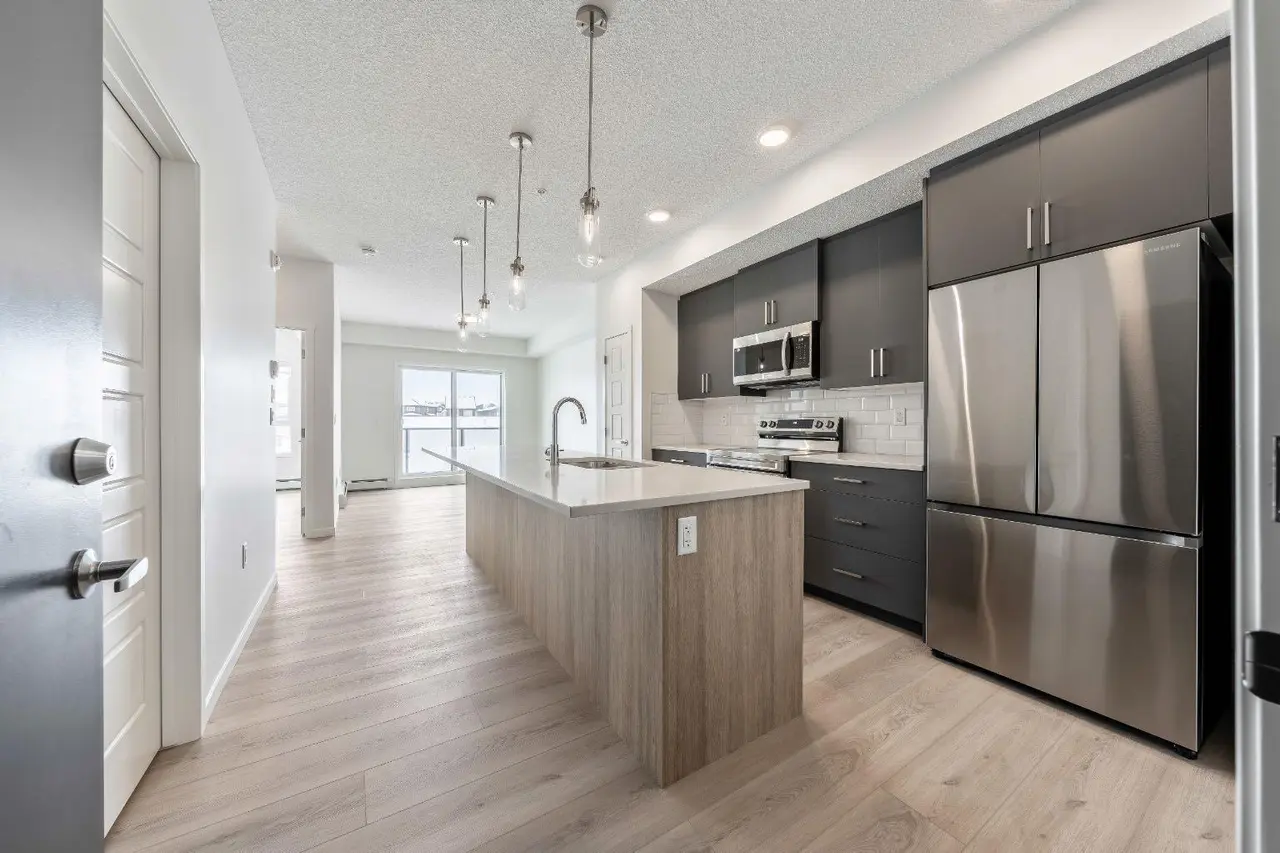 419, 245 Edith Place NW