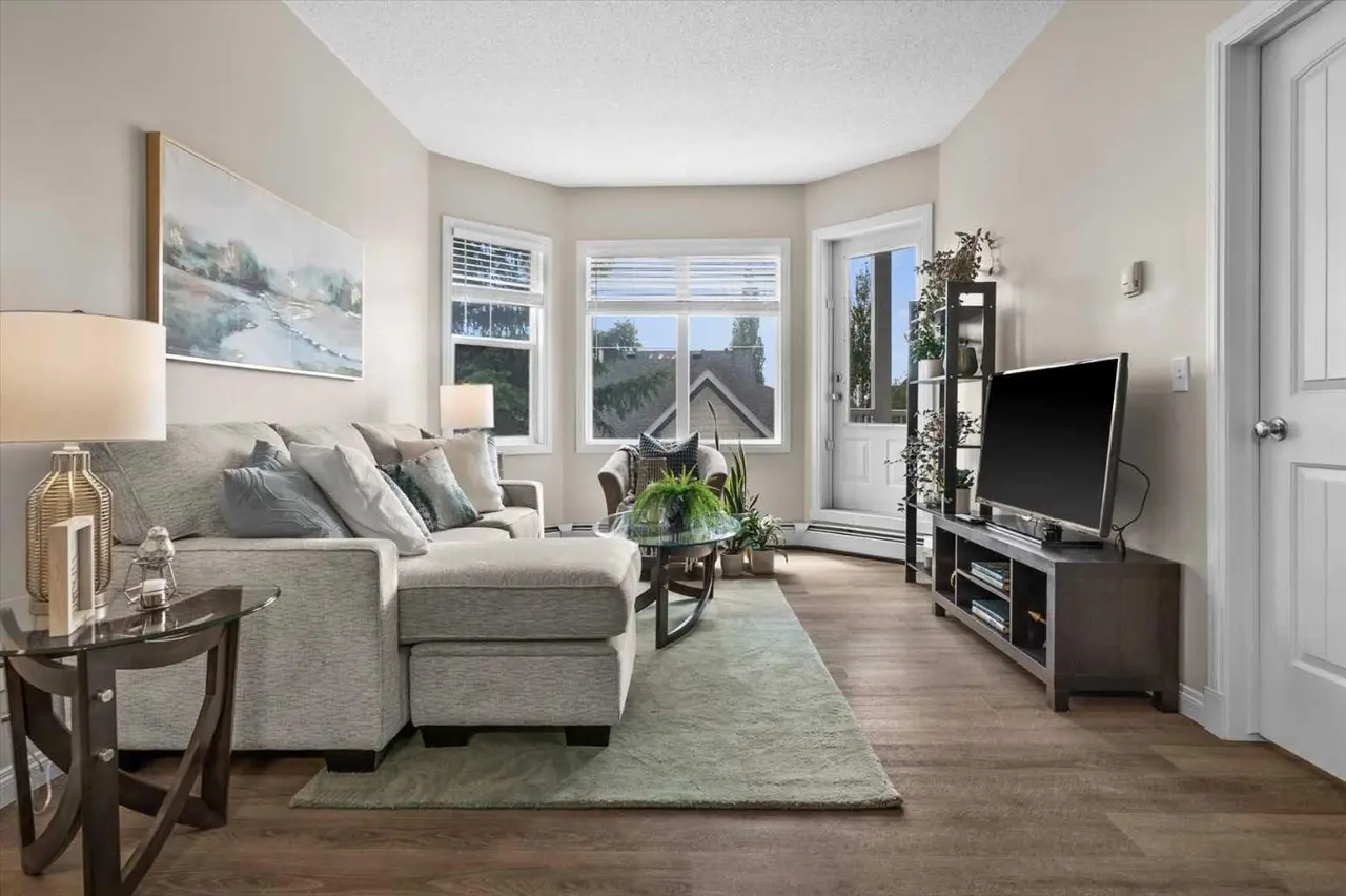 219, 8 Prestwick Pond Terrace SE