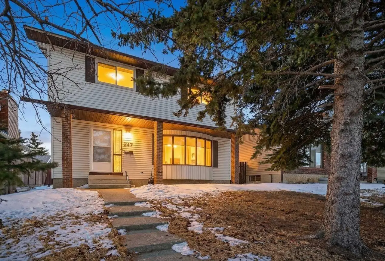 247 Templewood Road NE