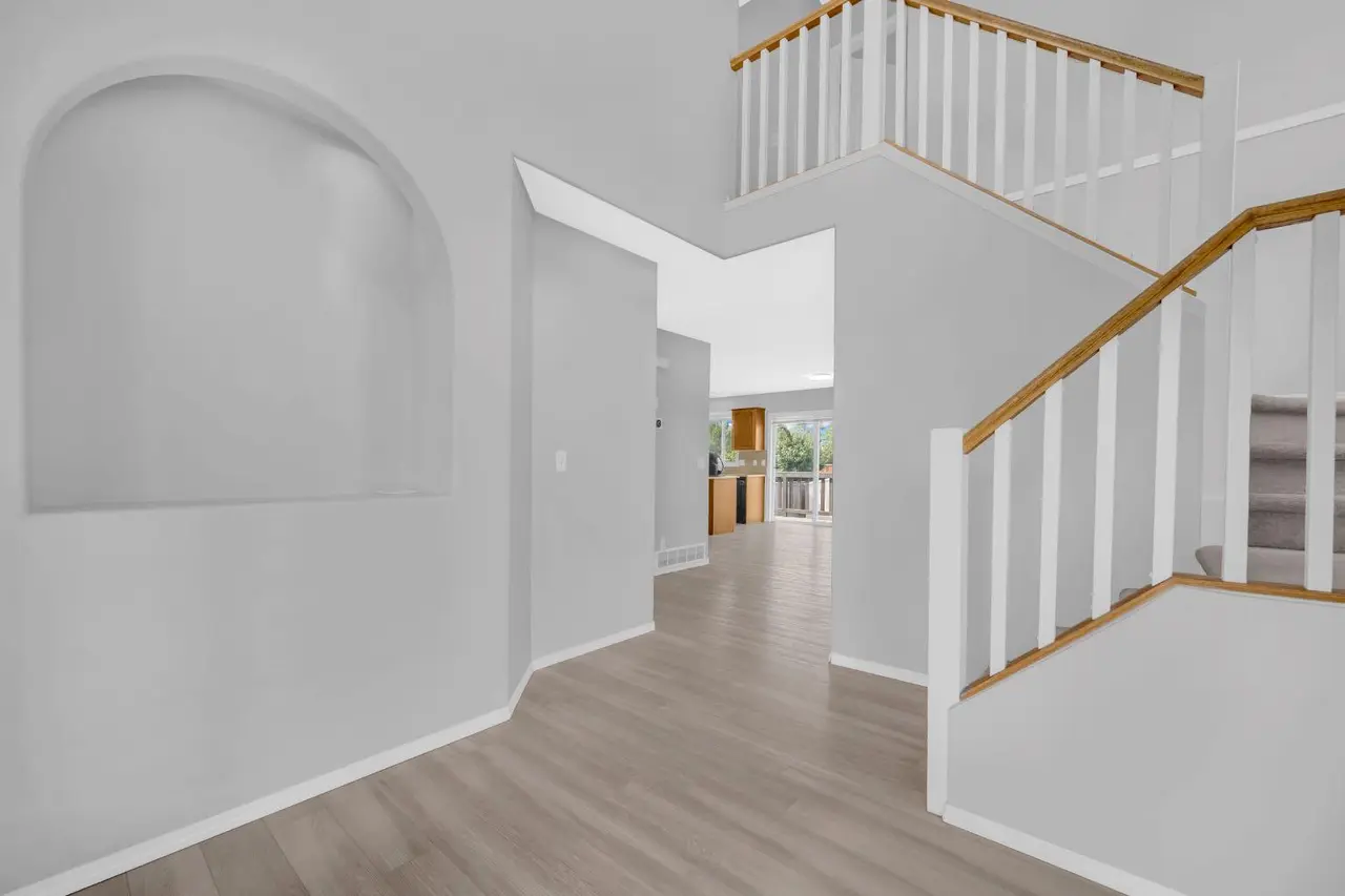 171 Willowbrook Drive NW
