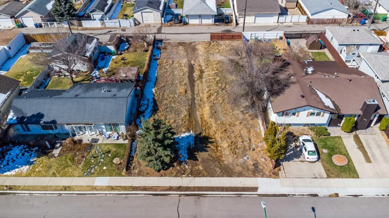 1008 9 Street North