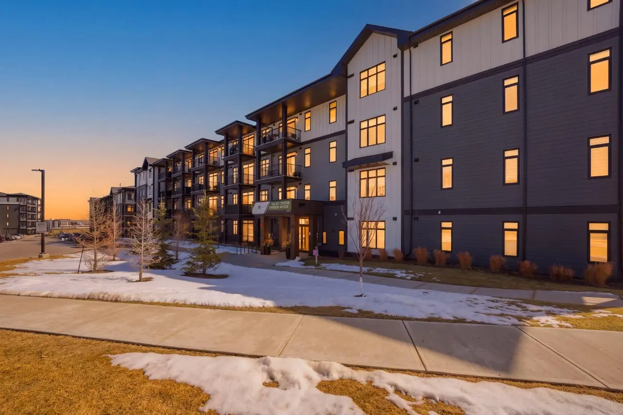 315, 10 Sage Hill Walk NW