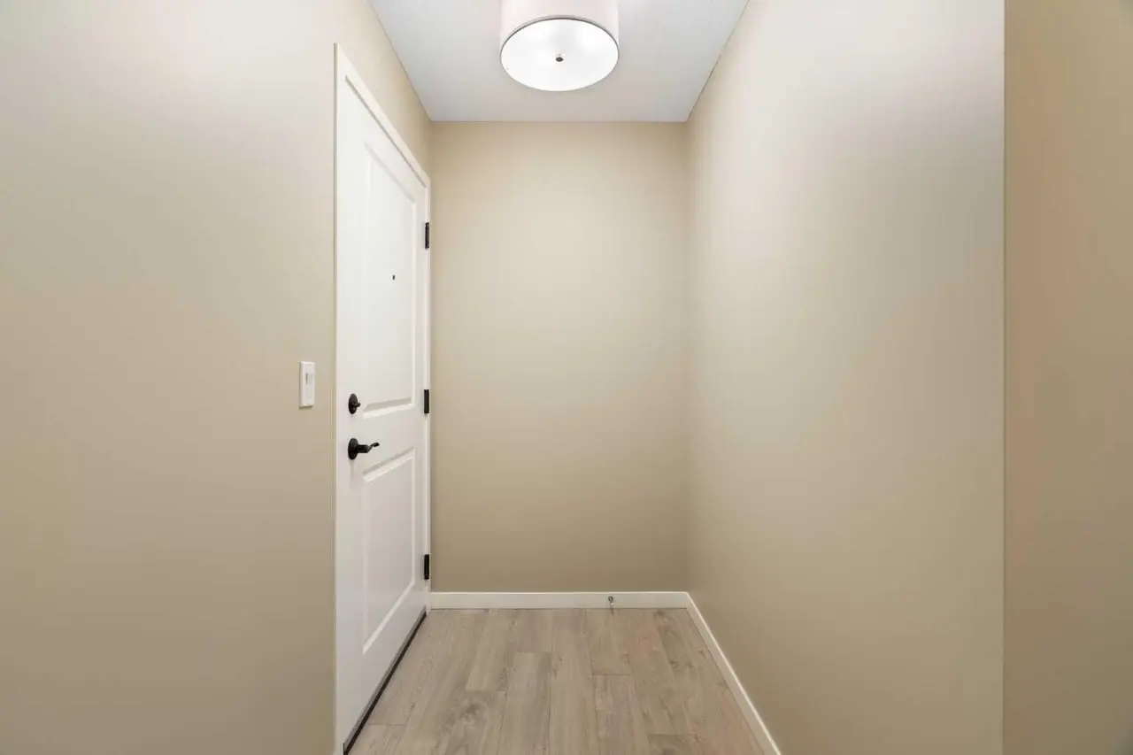 416, 30 Mahogany Mews SE
