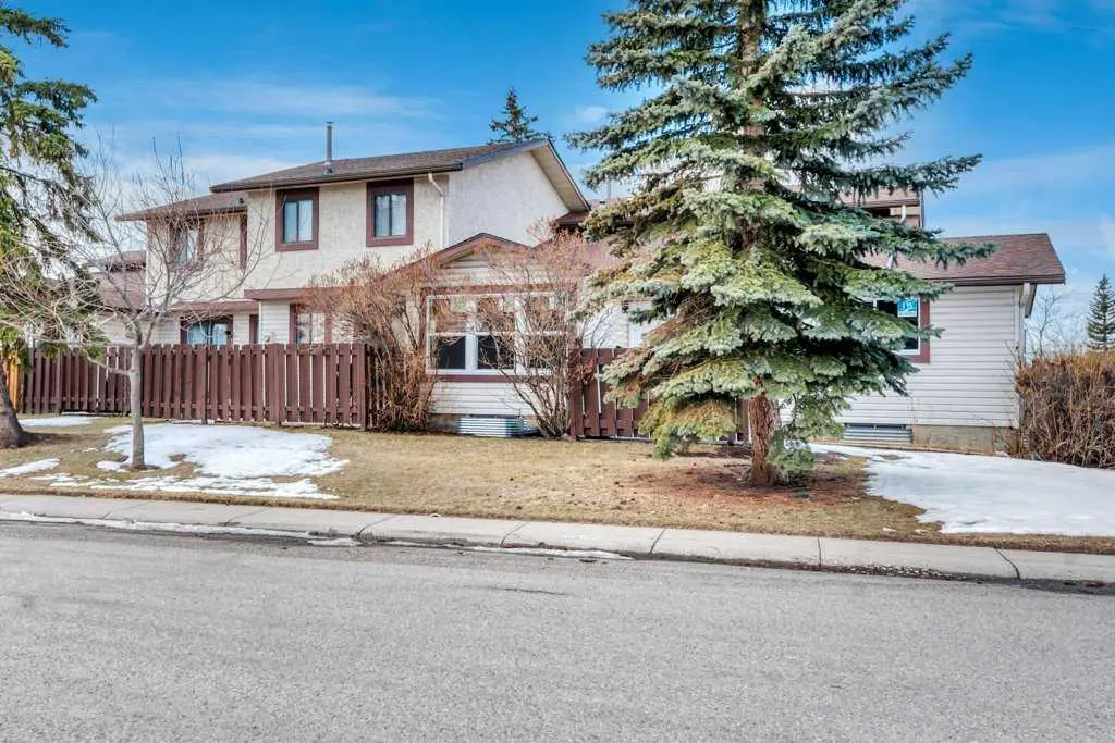 8, 75 Templemont Way NE