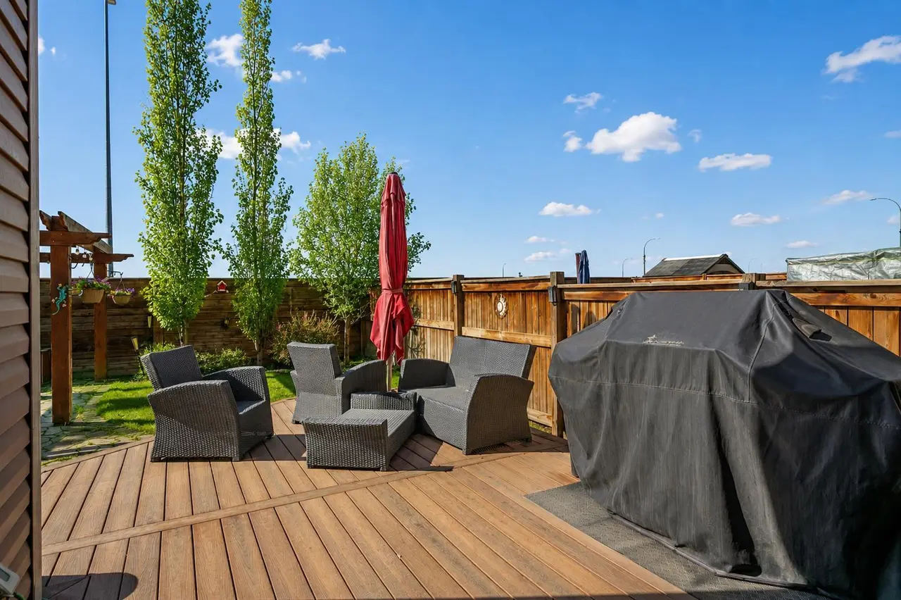 204 Walden Parade SE
