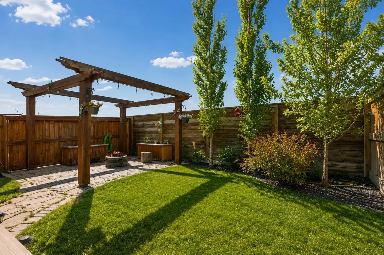 204 Walden Parade SE
