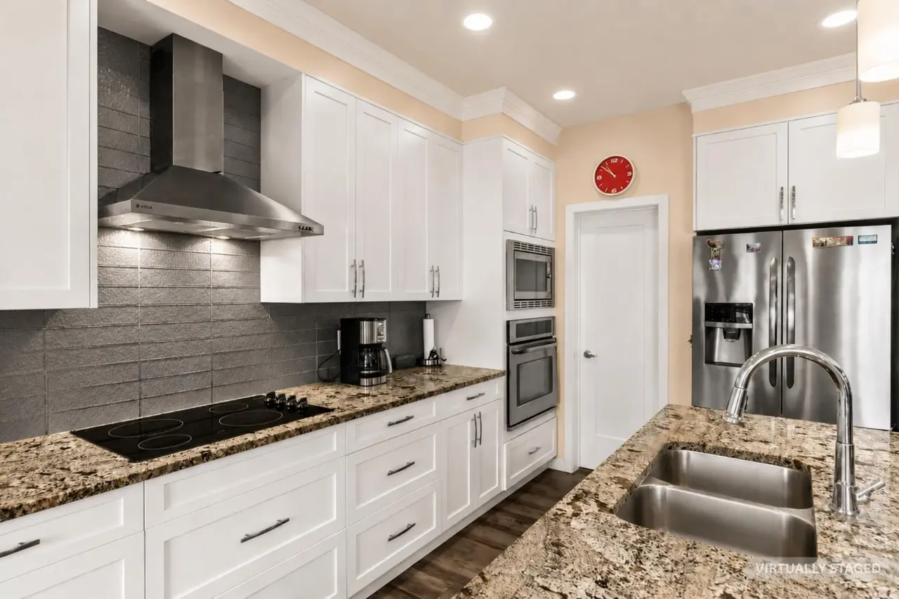 204 Walden Parade SE