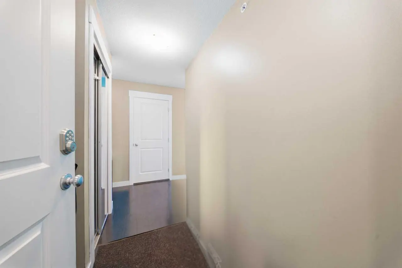 7415, 302 Skyview Ranch Drive NE