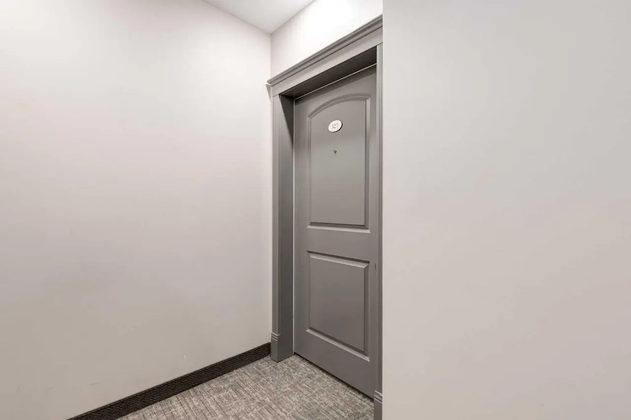 327, 8 PRESTWICK POND Terrace SE
