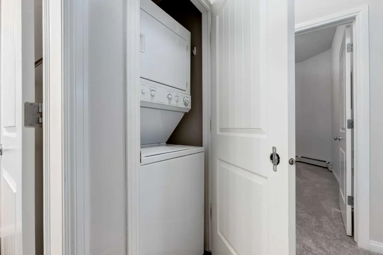 327, 8 PRESTWICK POND Terrace SE