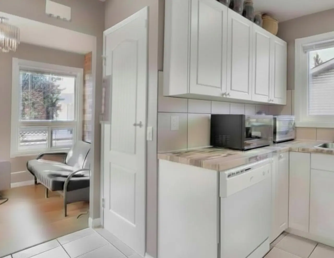 1004 Penrith Crescent SE