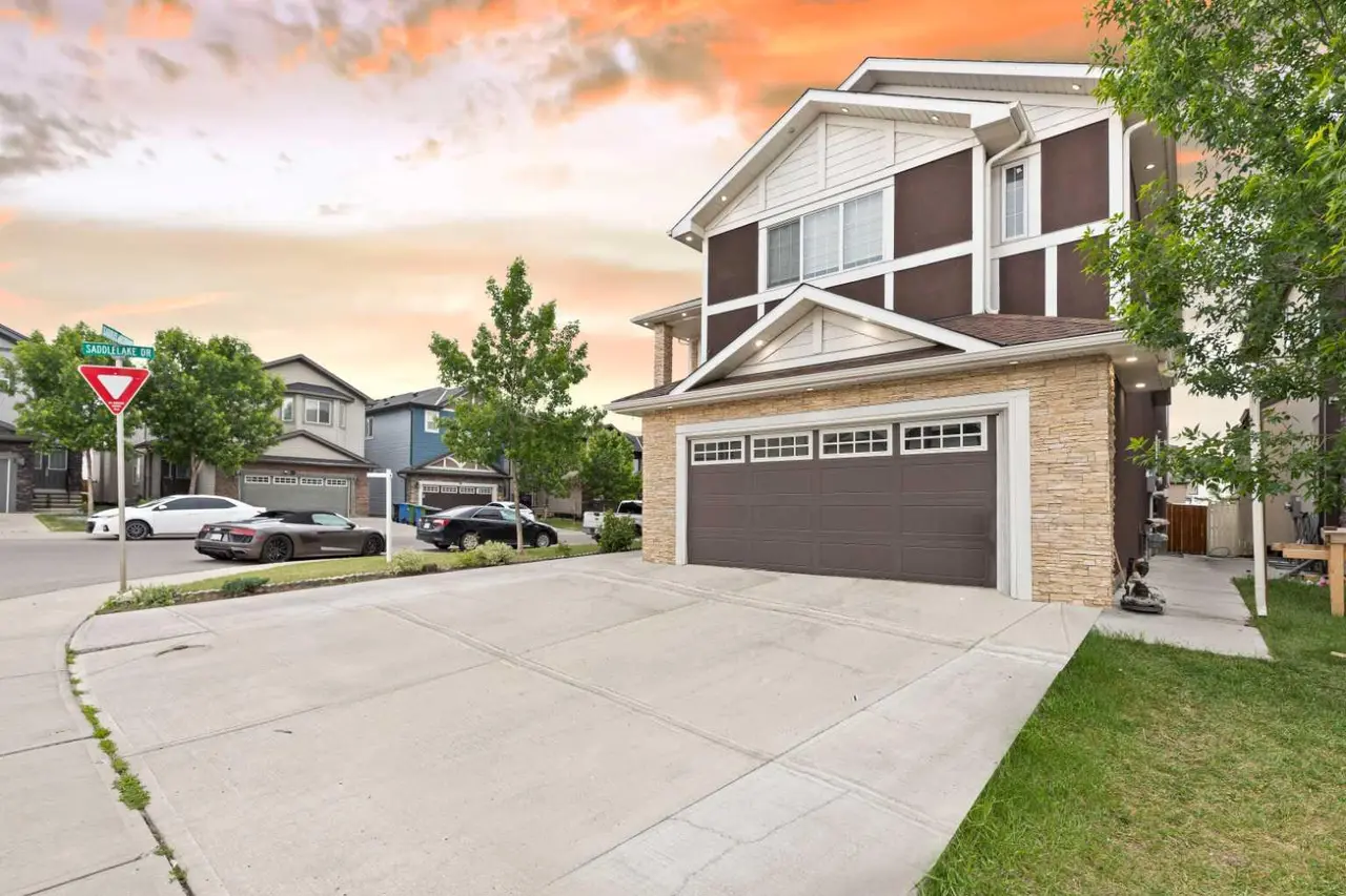 150 Saddlelake Grove NE