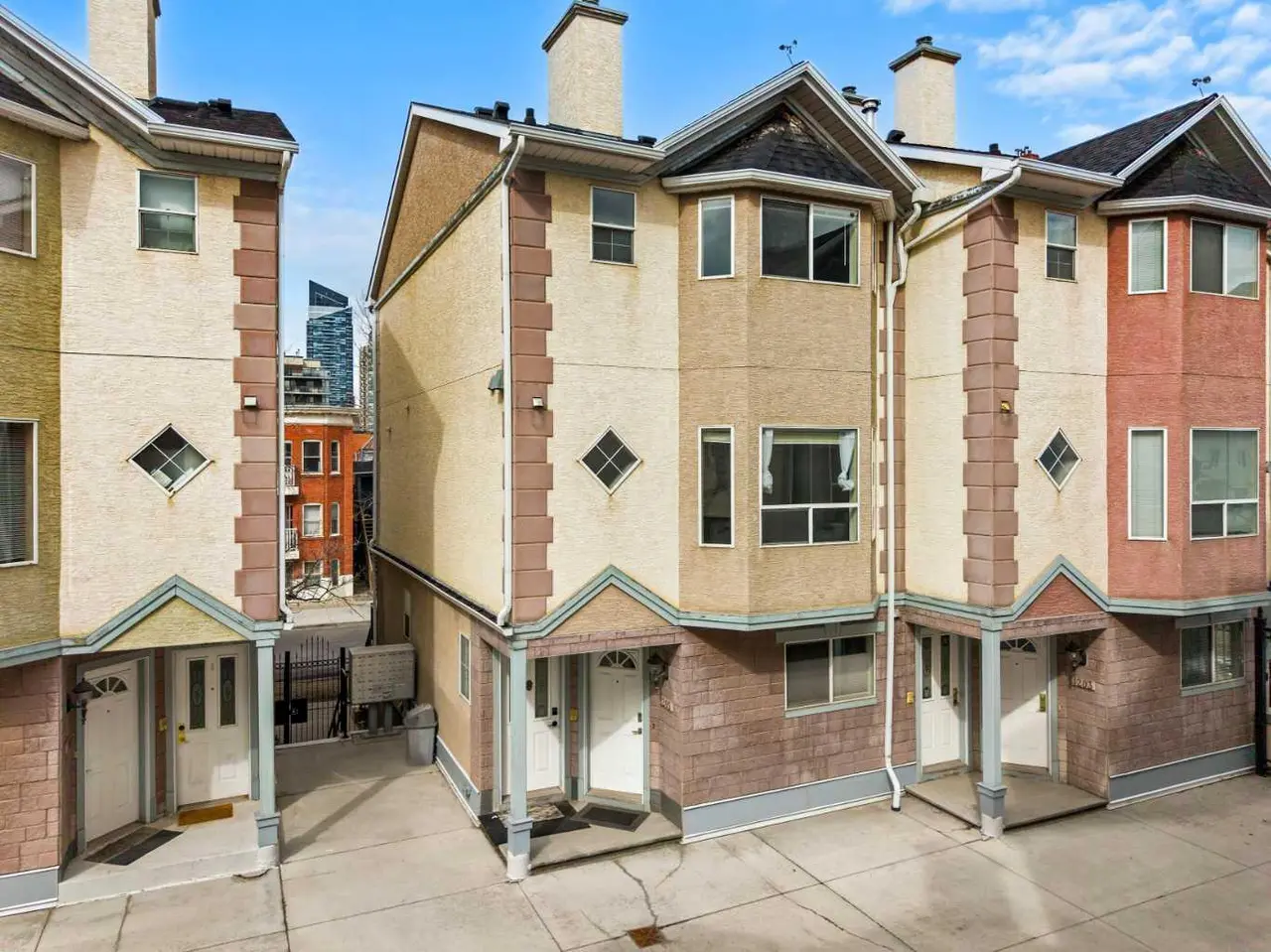 1503 11 Street SW