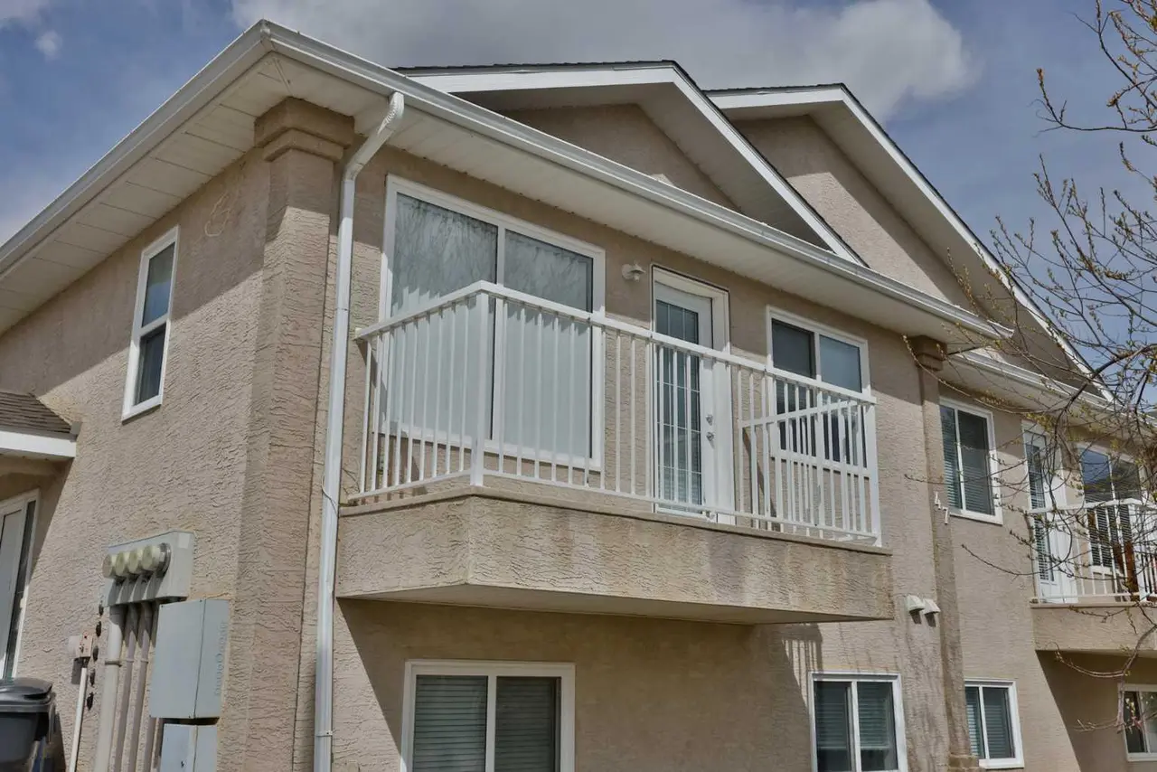 47 Highlands Place W