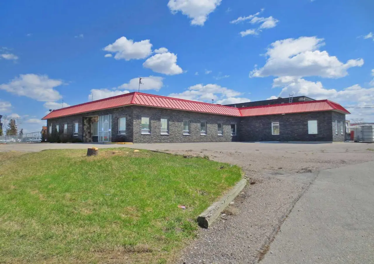 1310 Meridian Road NE