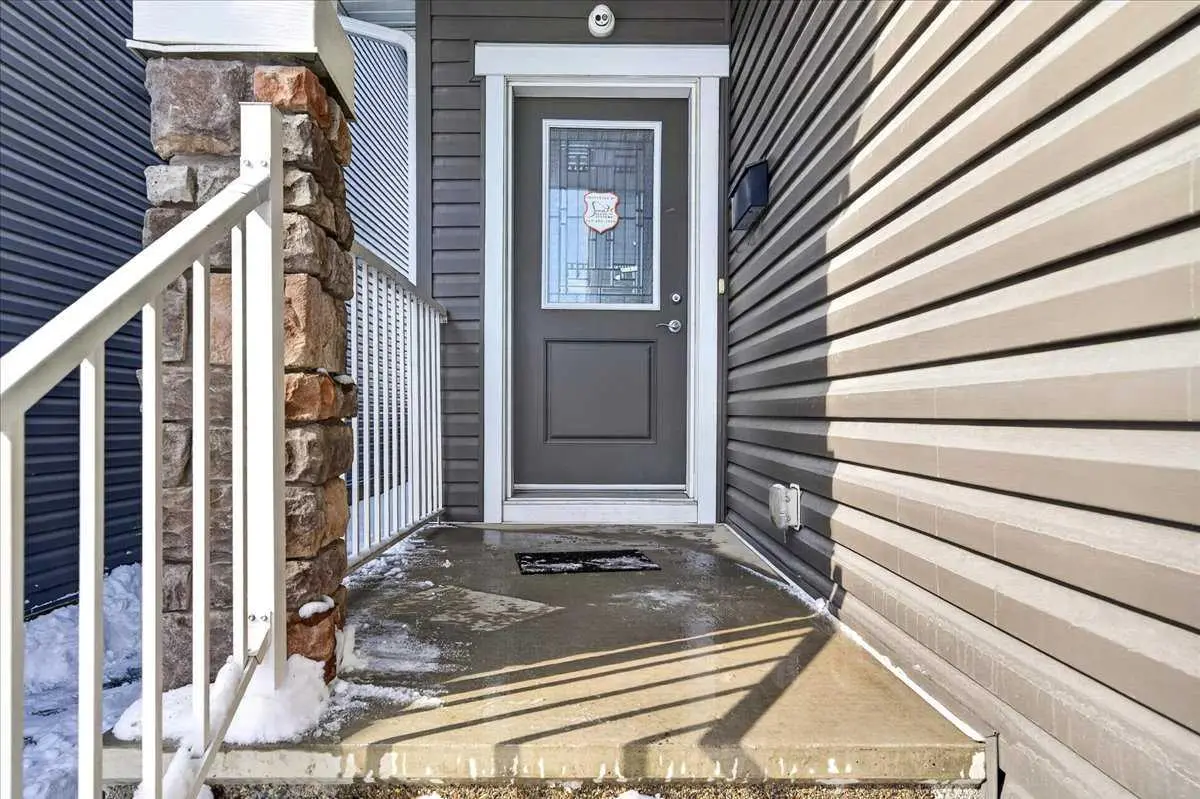 72 Redstone Drive NE