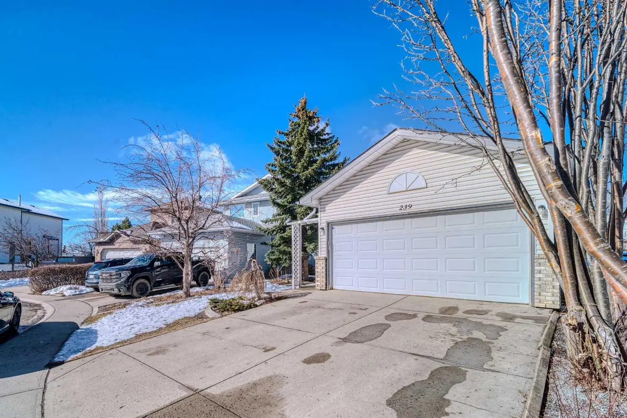 239 Arbour Wood Close NW