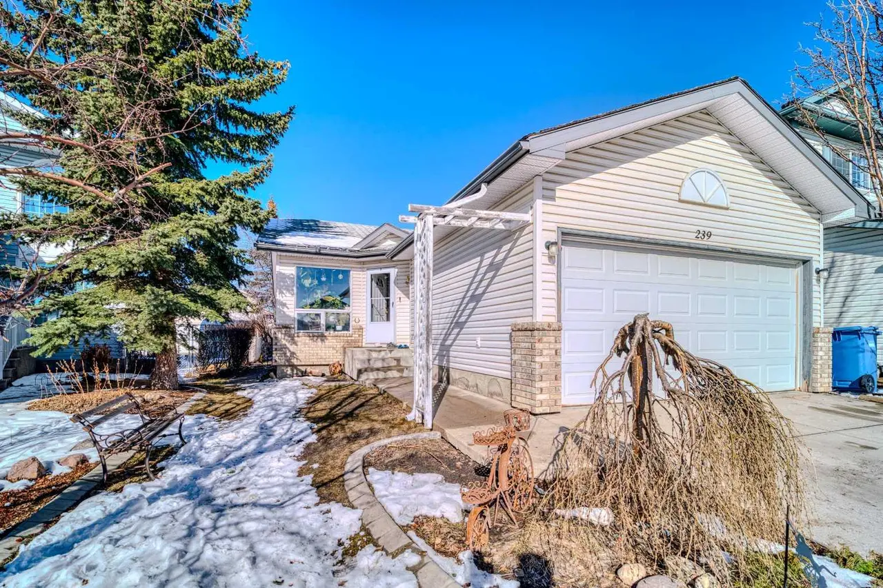 239 Arbour Wood Close NW