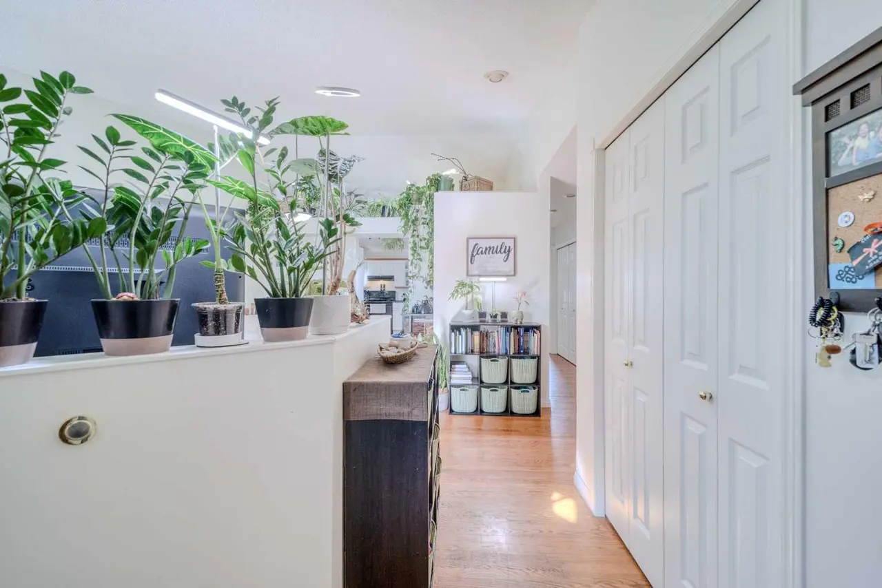 239 Arbour Wood Close NW