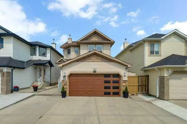 16 Saddletree Close NE