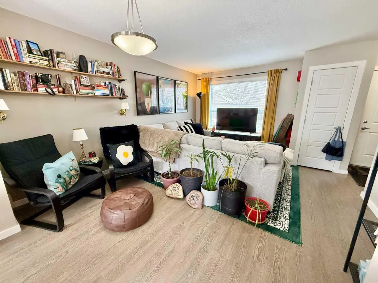 3, 1134 Keystone Road W